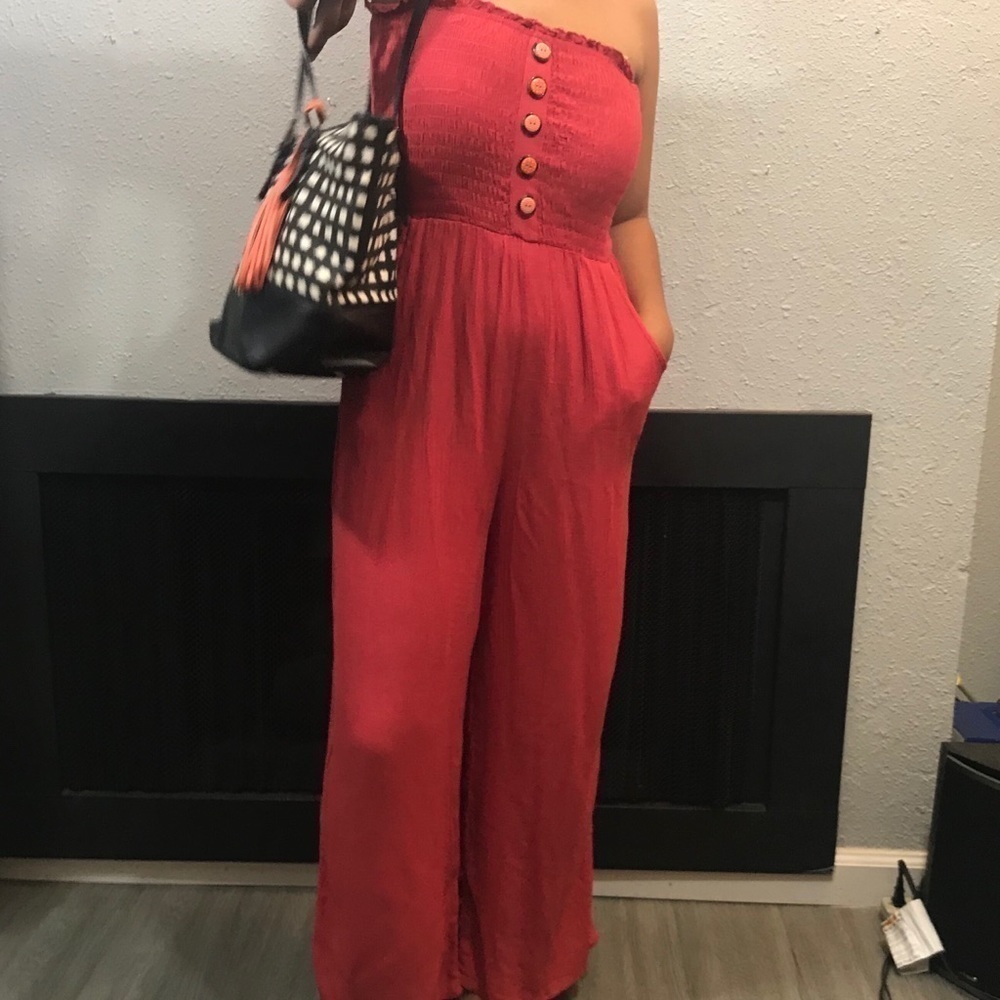 Gino Rizzi Coral Sleeveless Jumpsuit w/ pockets